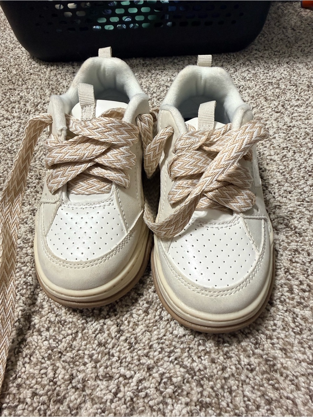 OshKosh B'gosh Cream Lace-Up Kids Sneakers